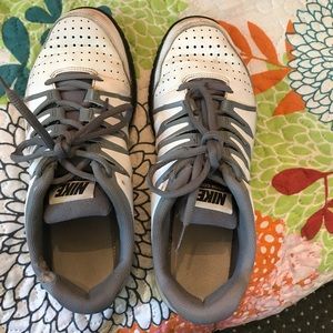 30% OFF BUNDLES Nike Tennis Shoes